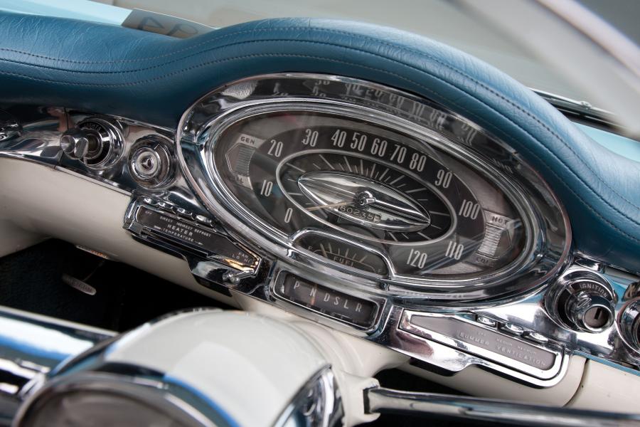  Oldsmobile Super 88 Convertible 1957 года  (фото 7 из 28)